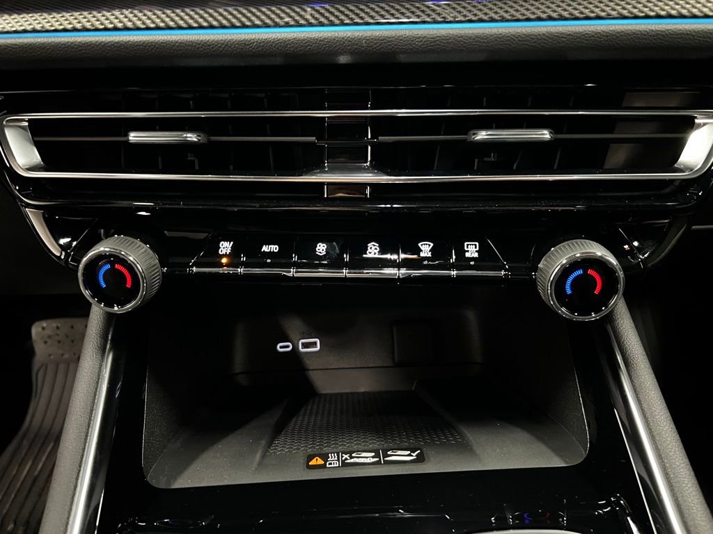 New 2026 Chevrolet Traverse High Country image 22