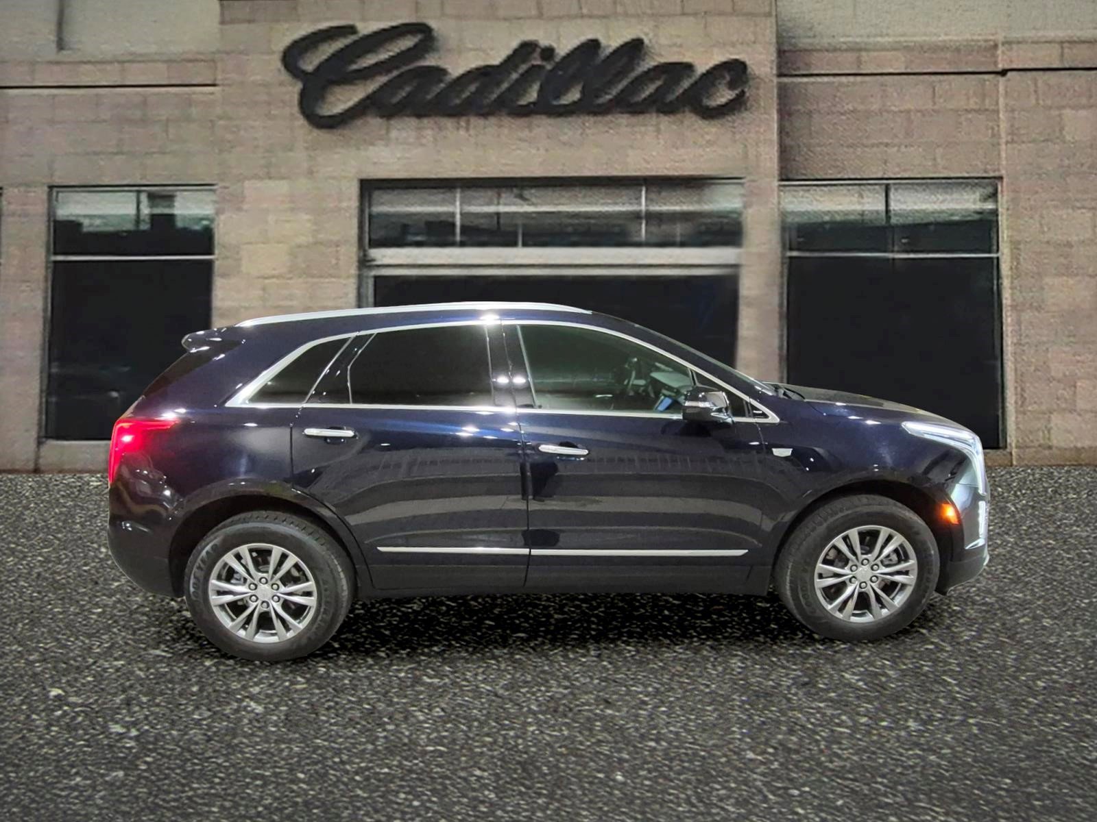 Certified 2022 Cadillac XT5 Premium Luxury AWD/4WD image 5