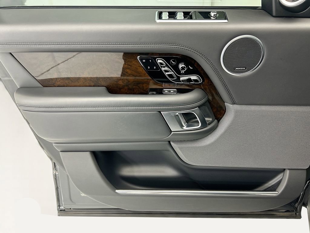 Used 2021 Land Rover Range Rover Long Wheelbase Autobiography image 23