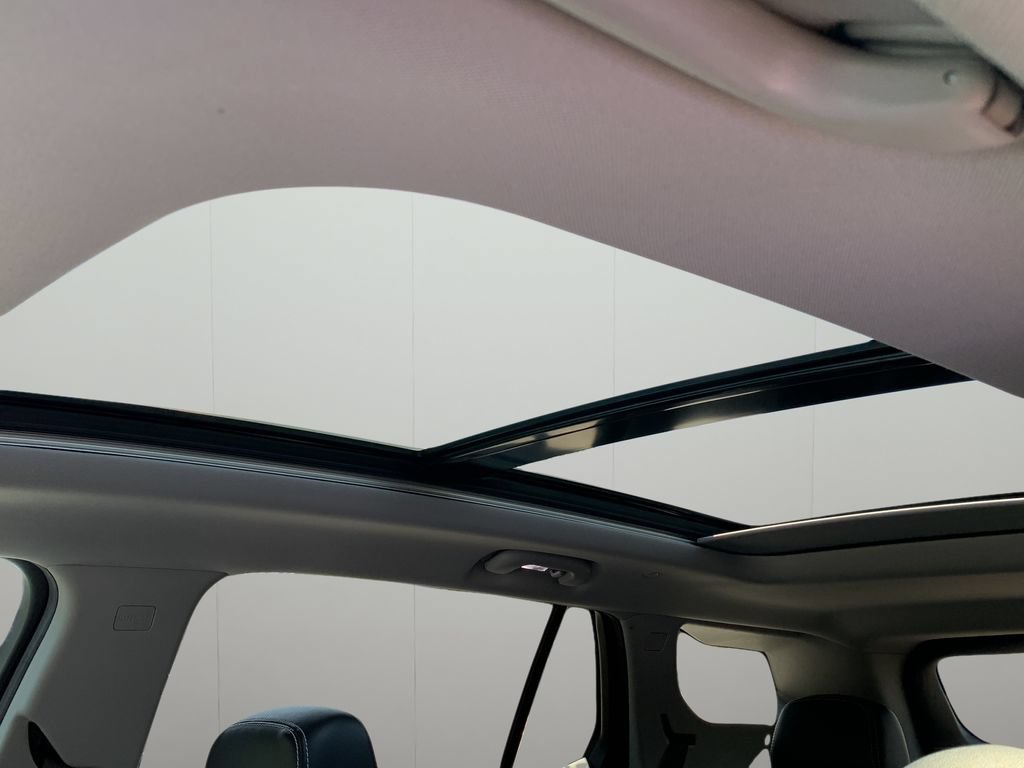 Used 2022 GMC Terrain SLT FWD image 32
