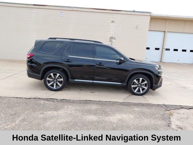 Used 2025 Honda Pilot Elite image 3