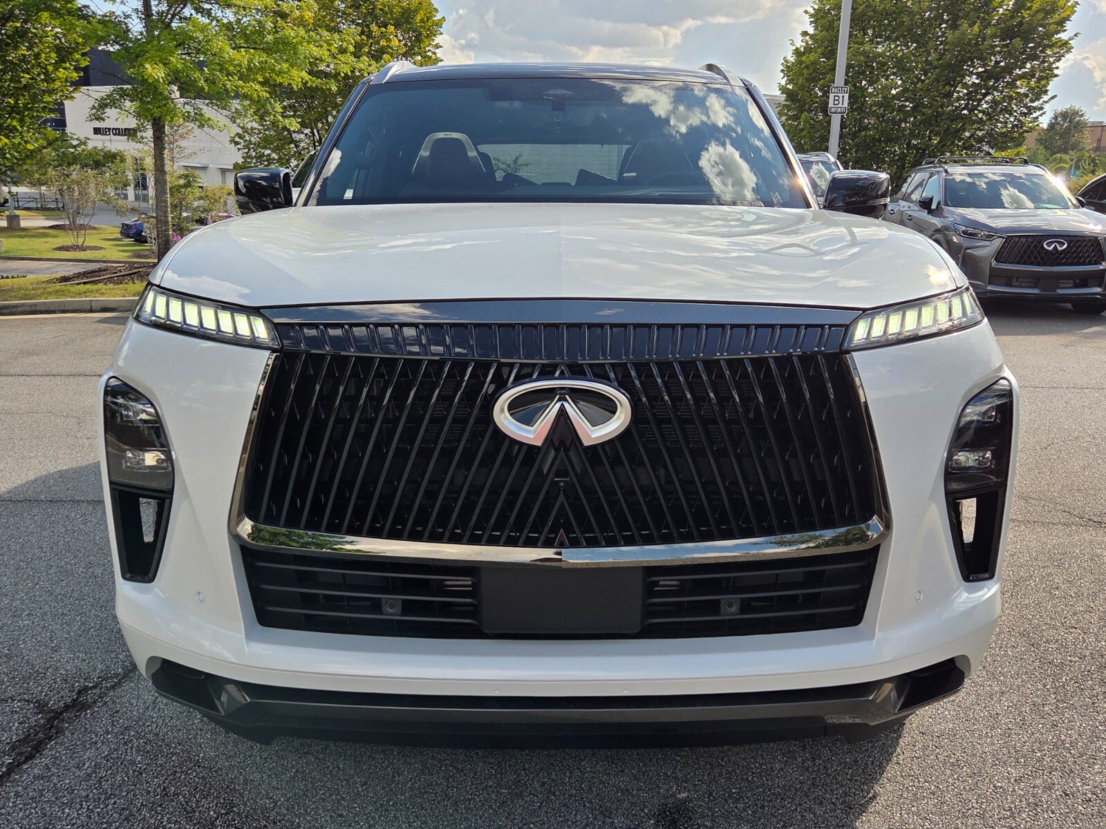 New 2027 INFINITI QX80 Autograph w/ Premium Cargo Package AWD/4WD image 2