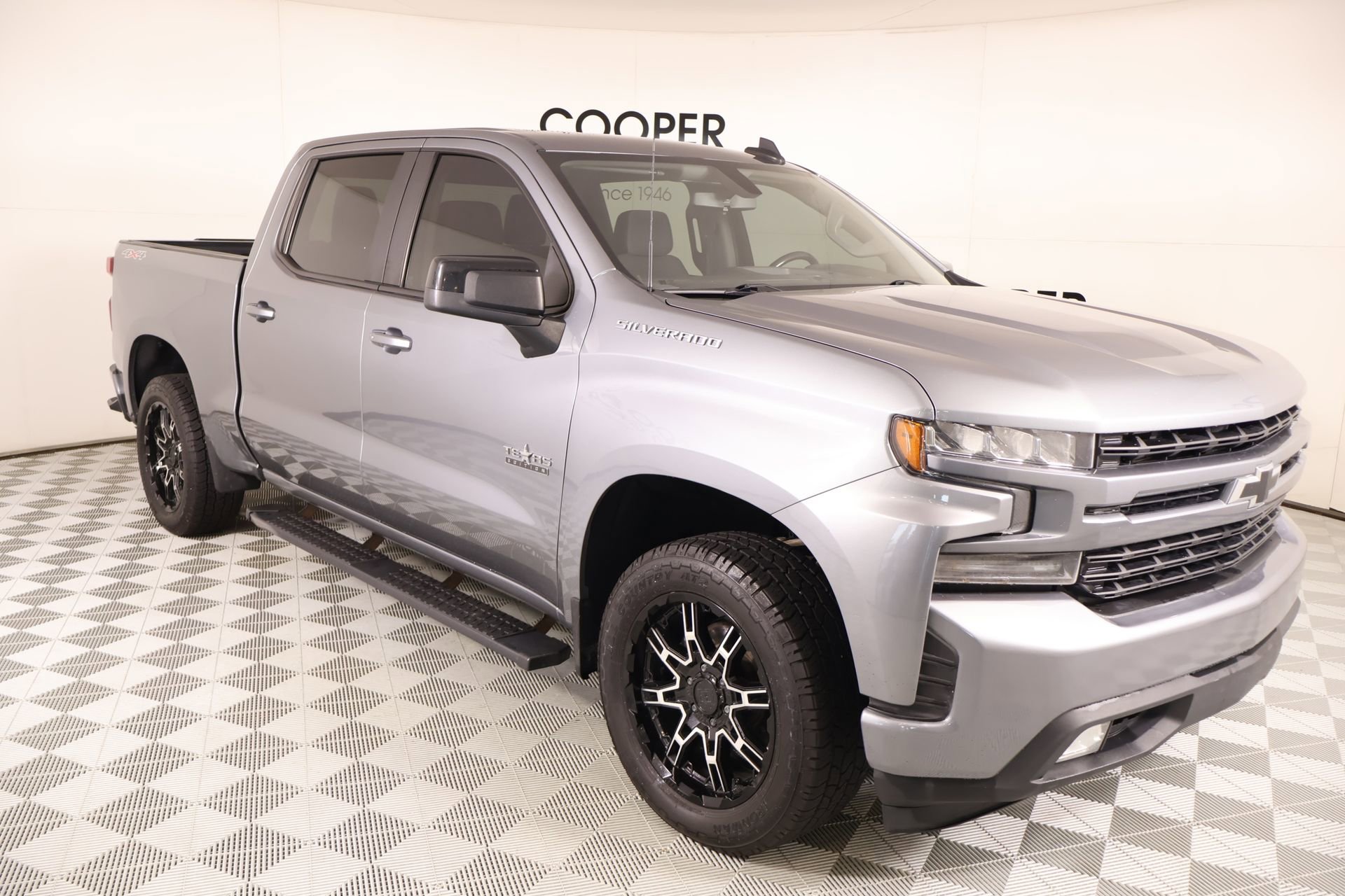 Used 2020 Chevrolet Silverado 1500 RST w/ Texas Edition AWD/4WD image 1