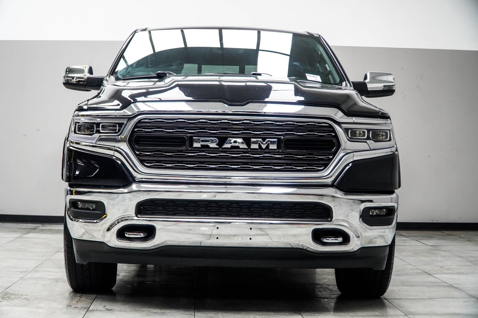 Used 2023 RAM 1500 Limited AWD/4WD image 6
