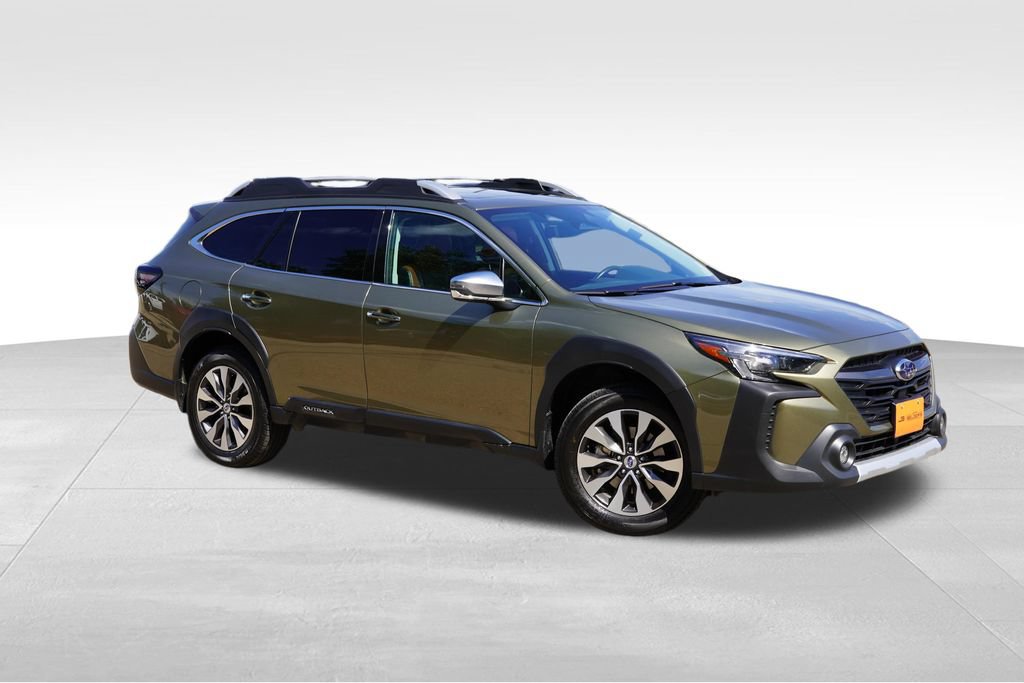 Used 2025 Subaru Outback Touring AWD/4WD image 2