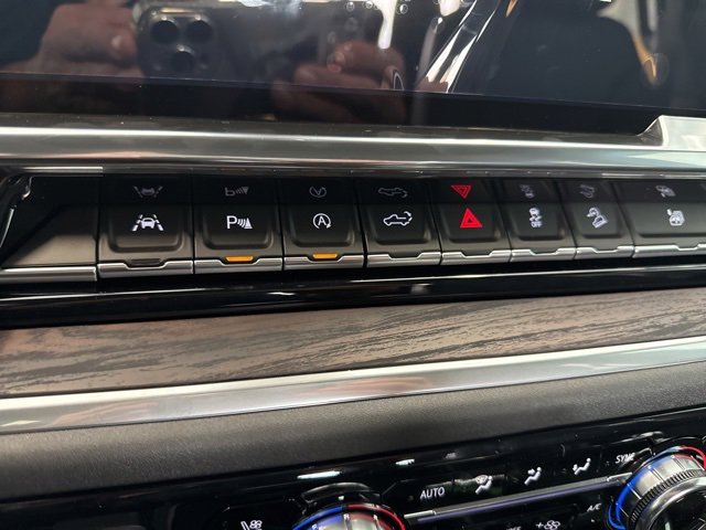 New 2026 GMC Sierra 1500 SLT w/ SLT Premium Package image 42