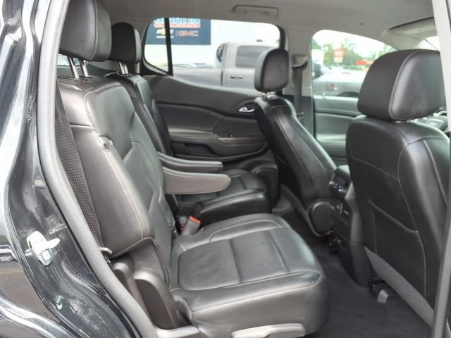 Used 2021 GMC Acadia SLT w/ Technology Package FWD image 16