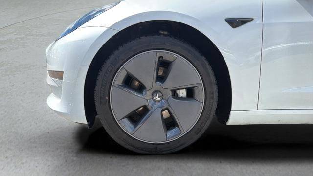 Used 2023 Tesla Model 3 Standard Range image 14