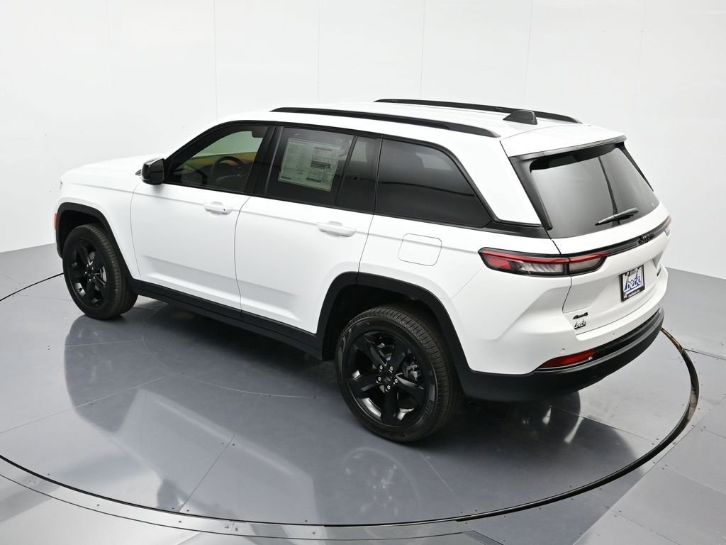 New 2025 Jeep Grand Cherokee Limited w/ Black Appearance Package image 45