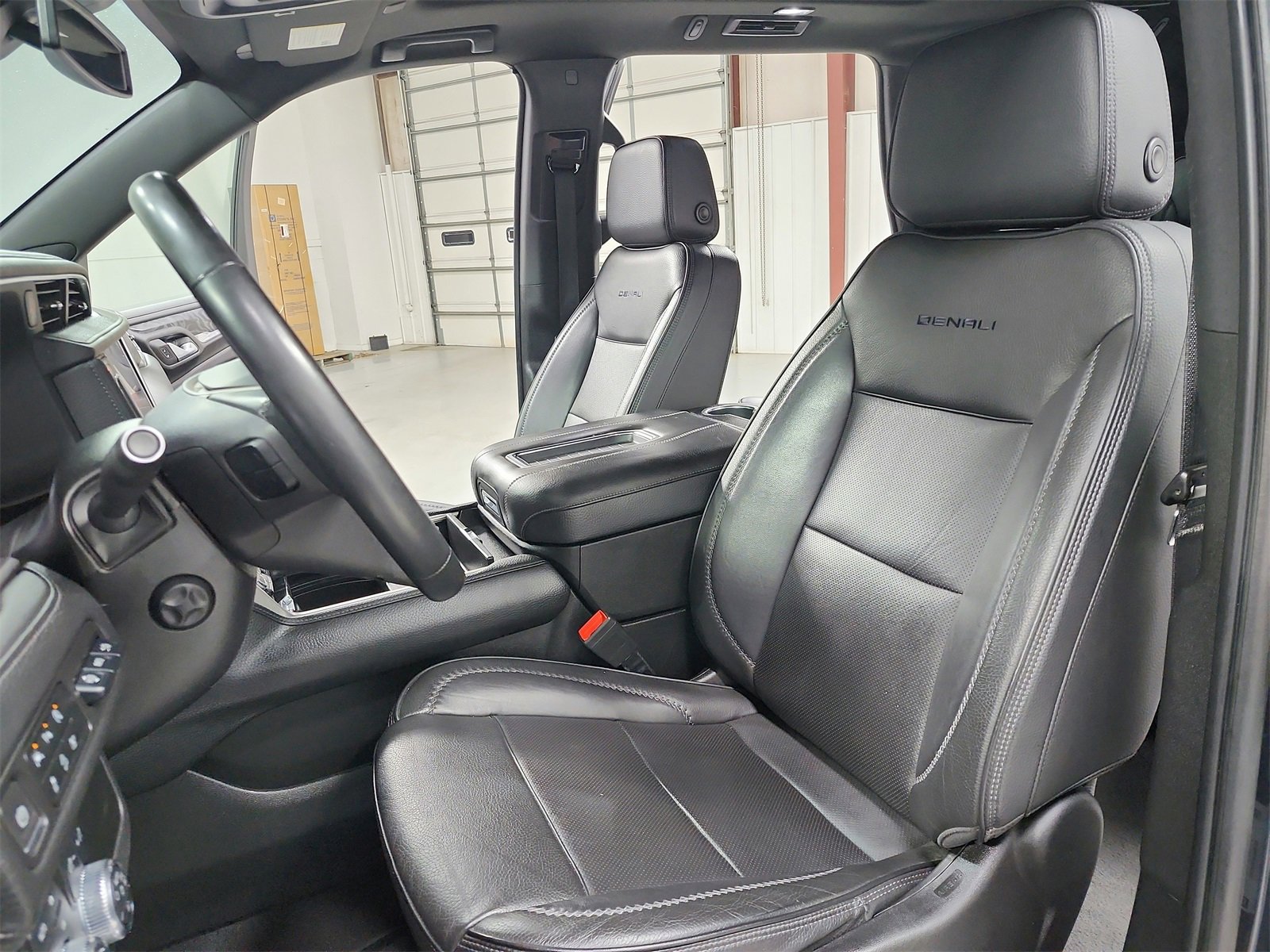 Used 2023 GMC Yukon Denali image 19