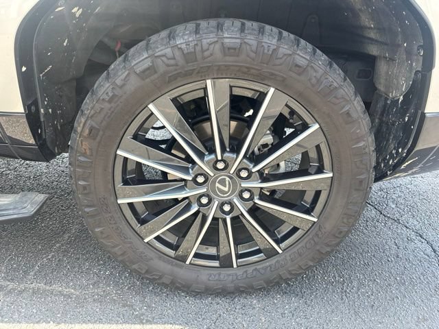 Used 2025 Lexus GX 550 AWD/4WD image 23