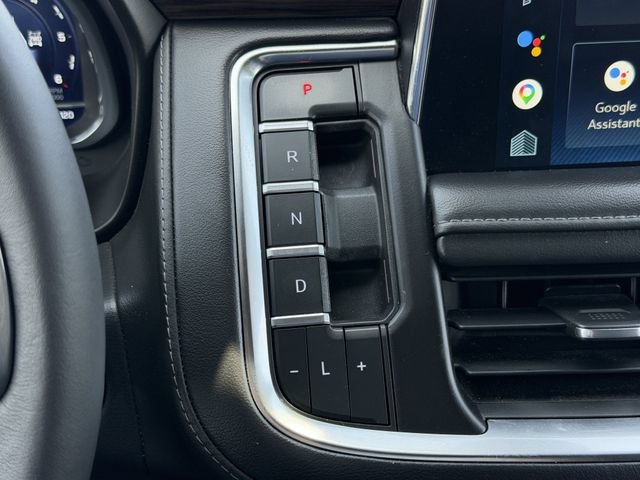 Used 2022 Chevrolet Tahoe Z71 w/ Luxury Package AWD/4WD image 19