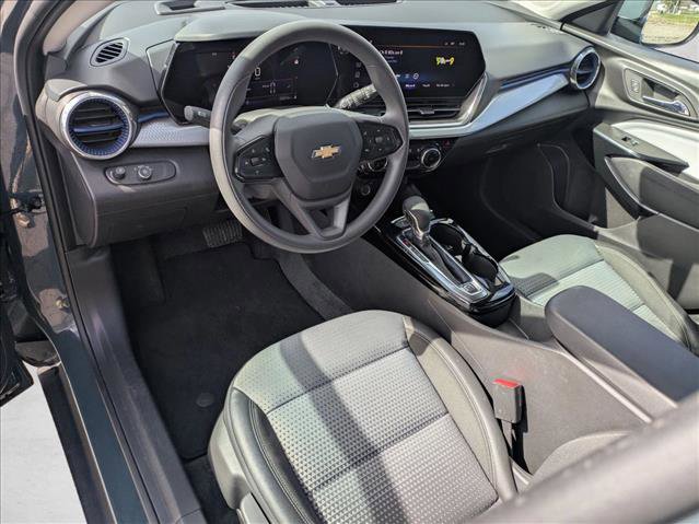 Used 2025 Chevrolet Trax LT image 12