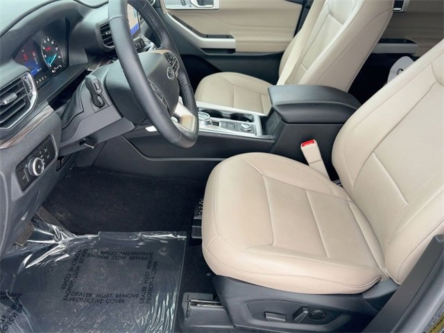 Used 2023 Ford Explorer Limited image 12