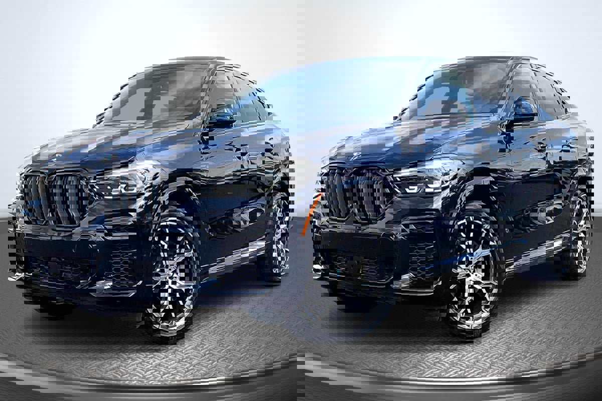 Used 2022 BMW X6 xDrive40i w/ M Sport Package image 12