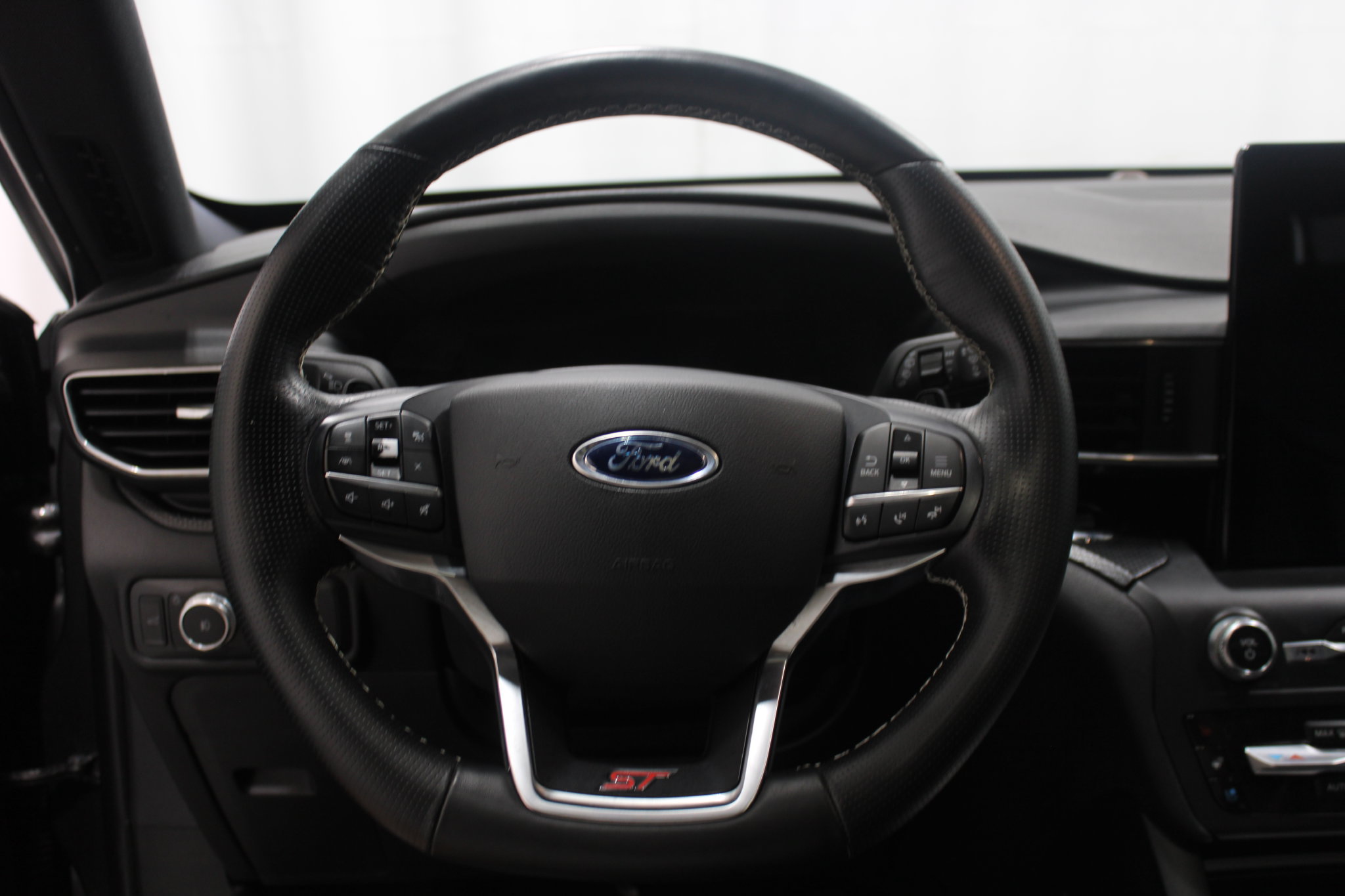 Used 2020 Ford Explorer ST w/ Premium Technology Package AWD/4WD image 27