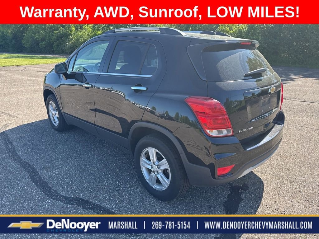 Used 2020 Chevrolet Trax LT w/ Sun & Sound Package AWD/4WD image 3