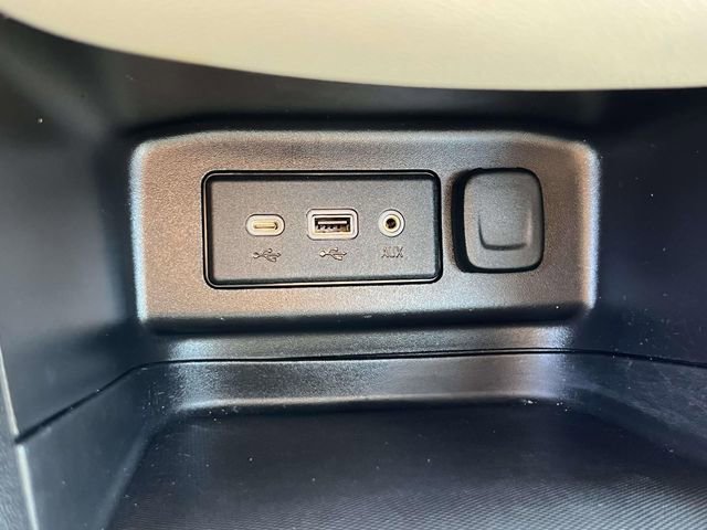 Used 2023 Chevrolet Equinox LS w/ Driver Confidence II Package FWD image 31