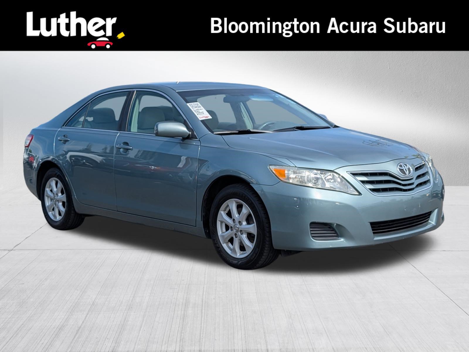 Used 2011 Toyota Camry LE w/ LE Extra-Value Pkg FWD image 1