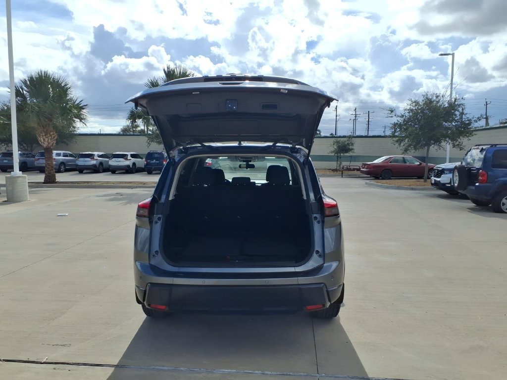 Used 2024 Nissan Rogue S FWD image 20