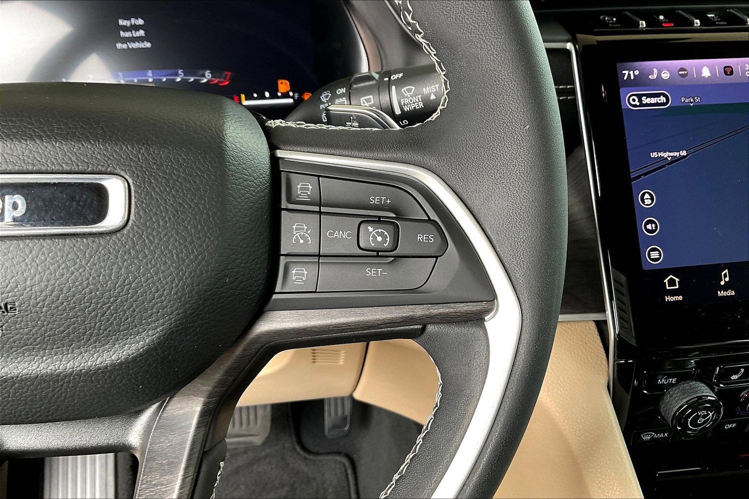 Used 2023 Jeep Grand Cherokee L Limited image 13