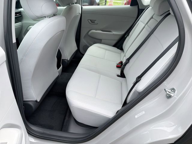 Used 2024 Hyundai Kona SE FWD image 25