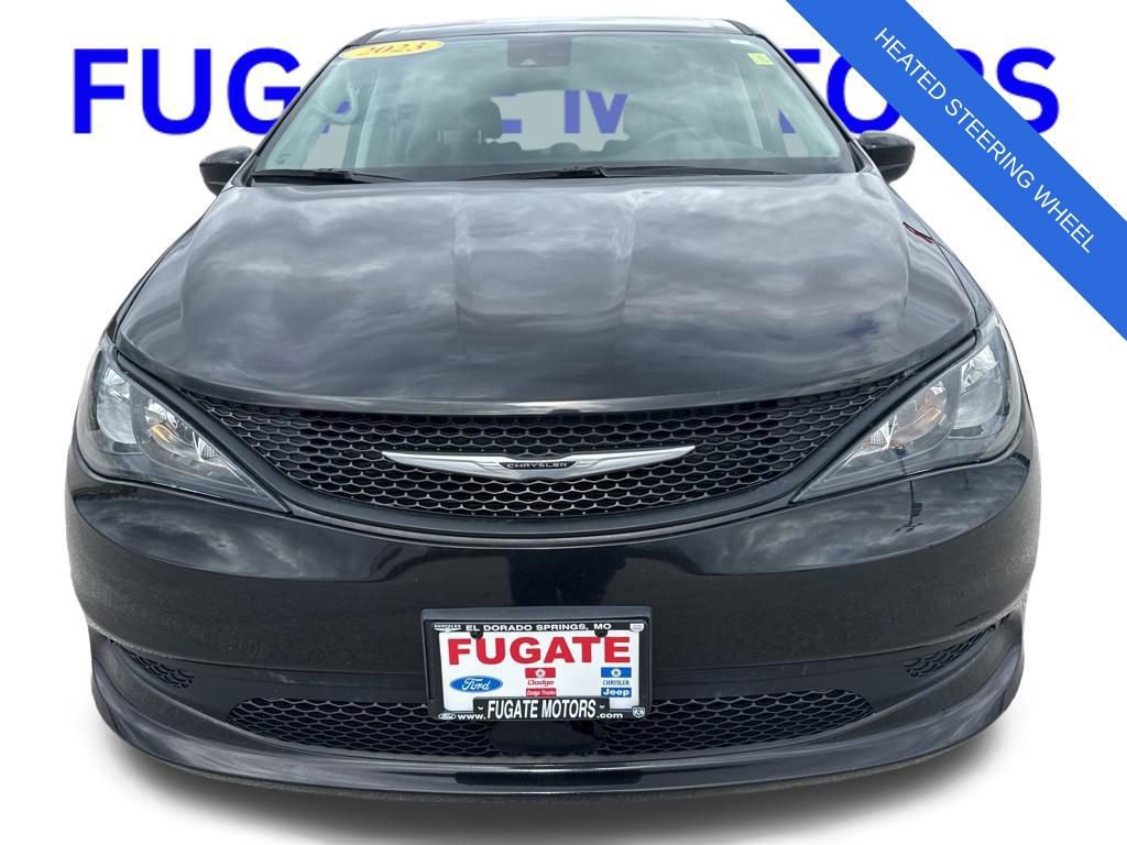 Used 2023 Chrysler Voyager LX image 12