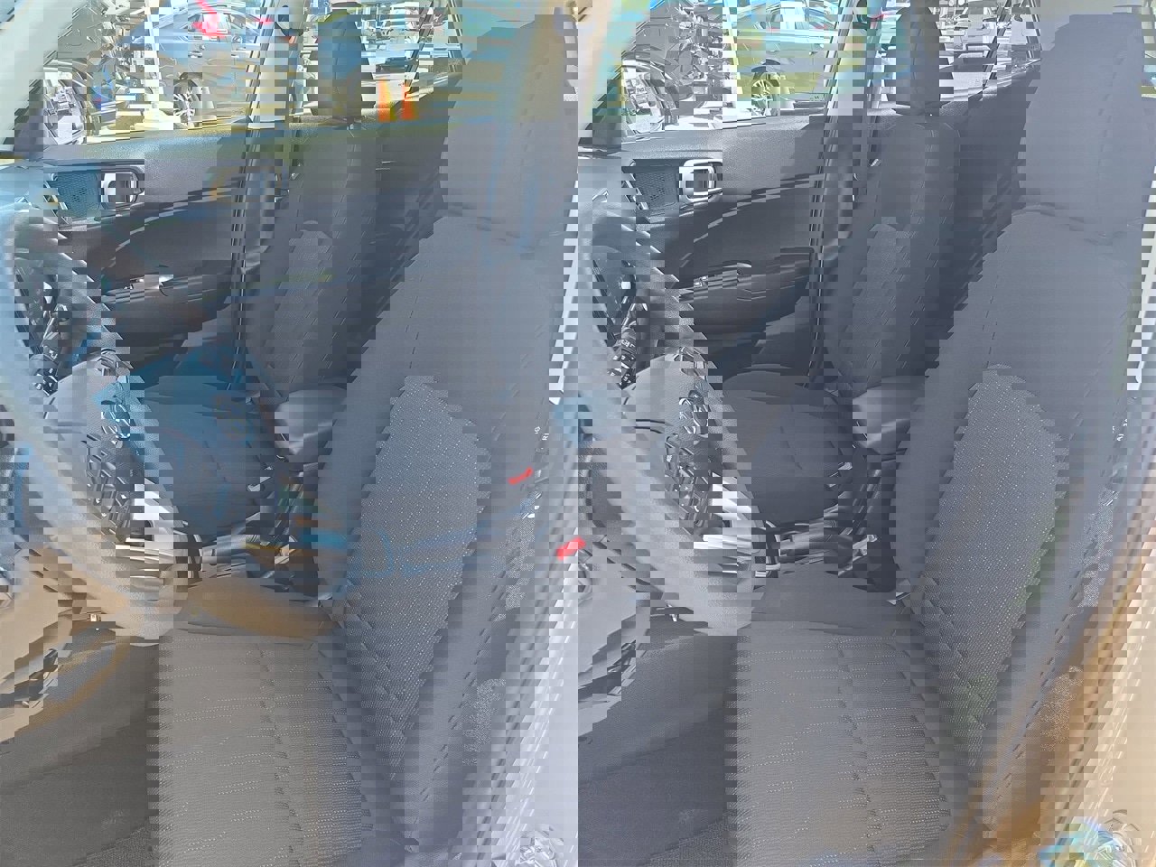 Used 2025 Hyundai Venue SE image 14