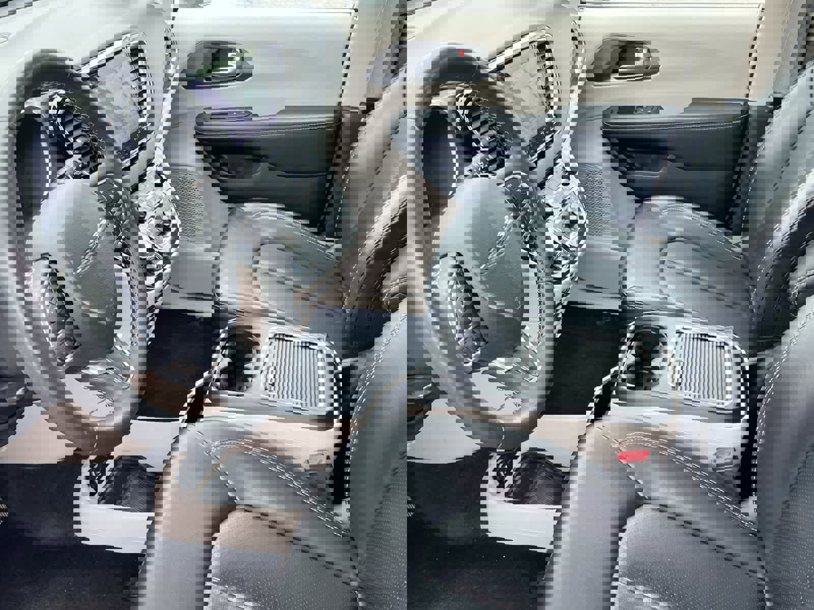 Used 2023 Chrysler Pacifica Touring-L image 10