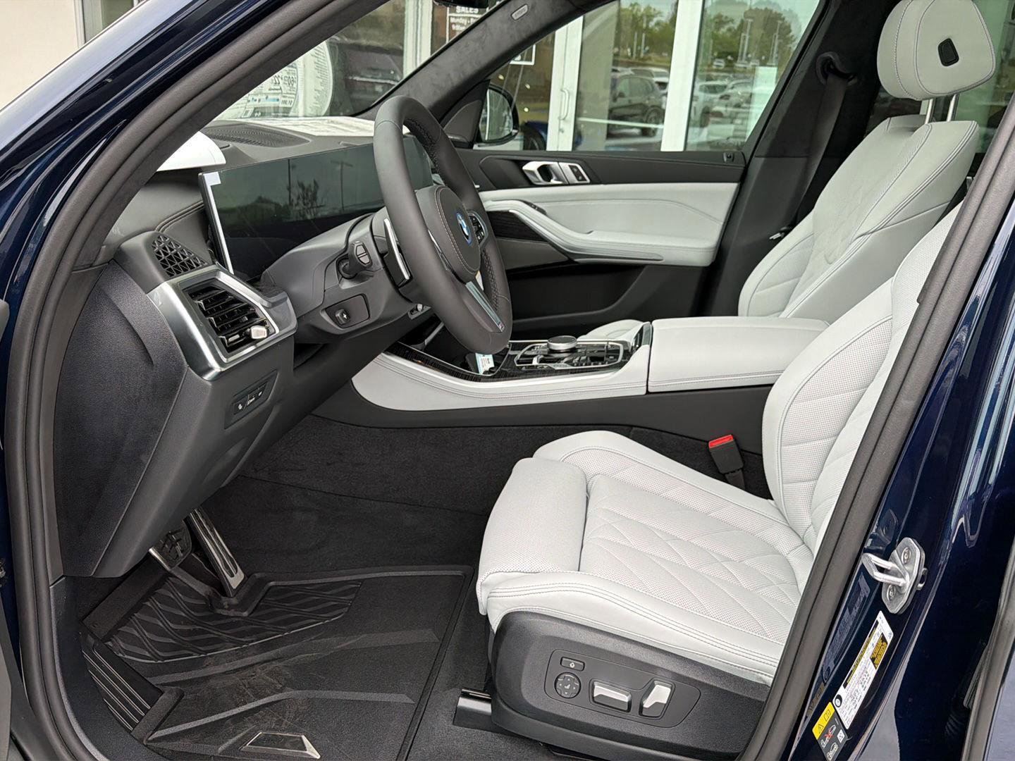 New 2026 BMW X5 xDrive50e w/ M Sport Package AWD/4WD image 10