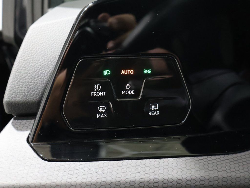 Used 2024 Volkswagen GTI SE image 31