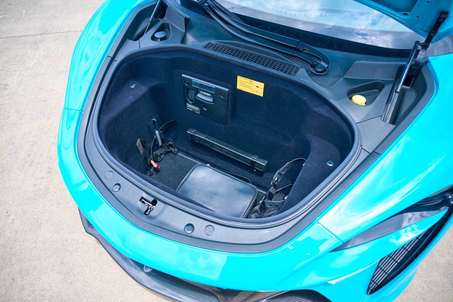 Used 2025 McLaren Artura Spider RWD image 59
