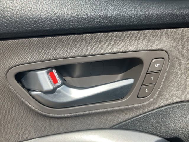 Used 2018 Hyundai Santa Fe Limited image 11