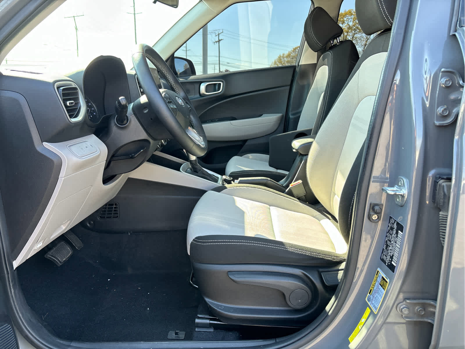 Used 2021 Hyundai Venue SEL w/ Premium Package FWD image 8