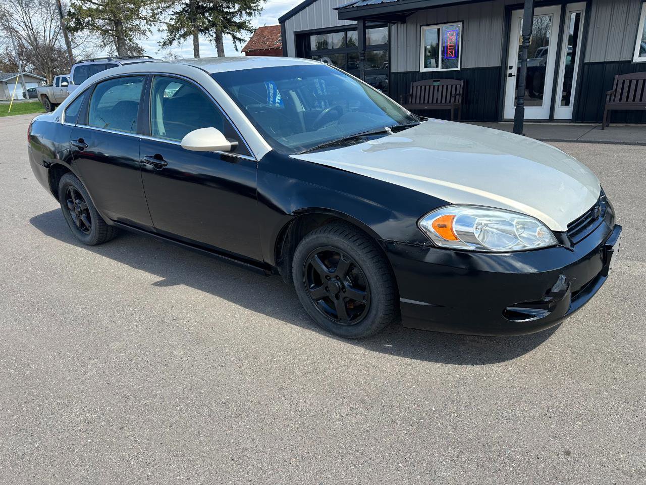 Used 2008 Chevrolet Impala LT FWD image 2