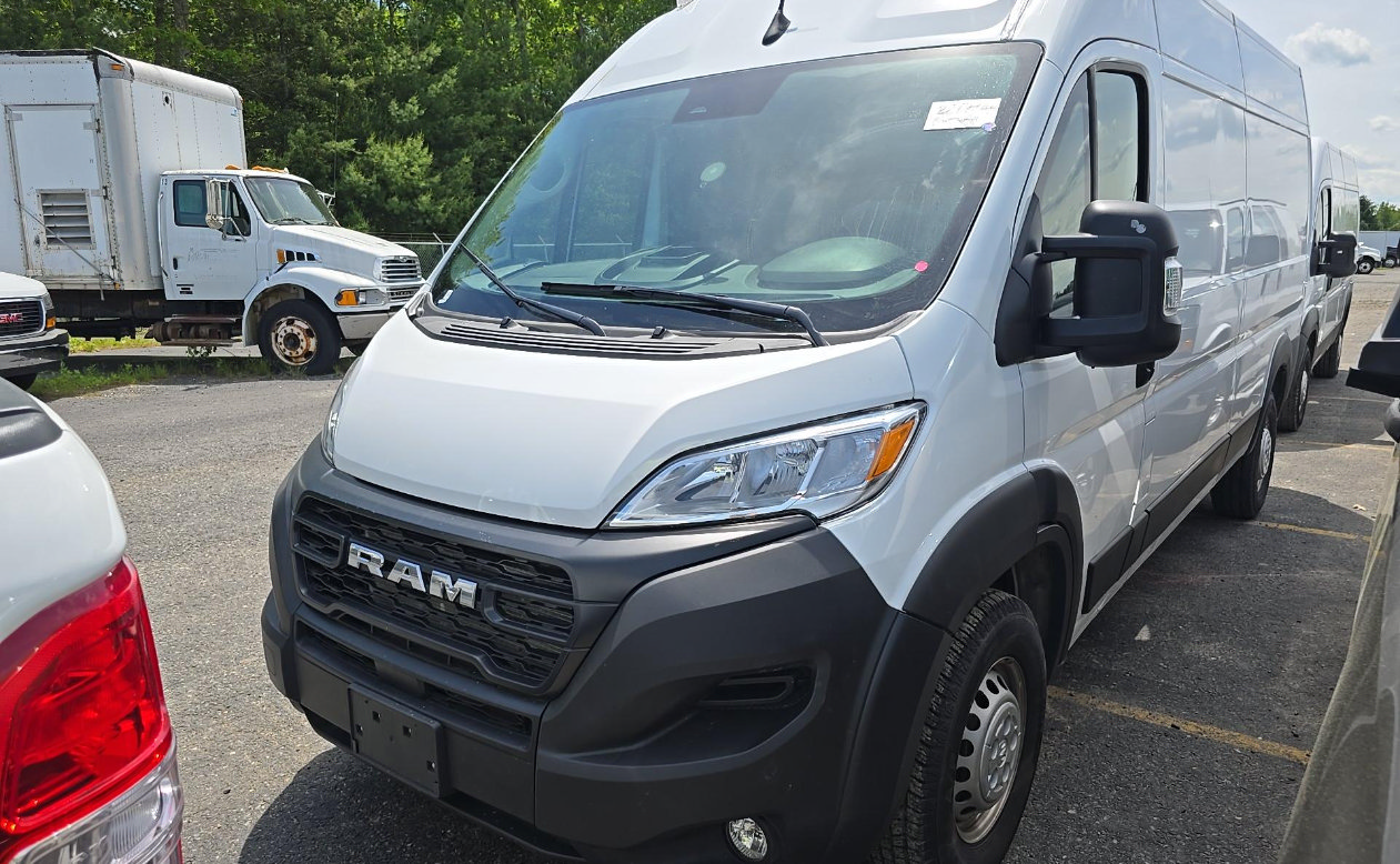 Used 2026 RAM ProMaster 2500 w/ Convenience Group FWD image 1