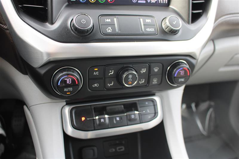 Used 2020 GMC Acadia SLT w/ Driver Alert Package II image 19