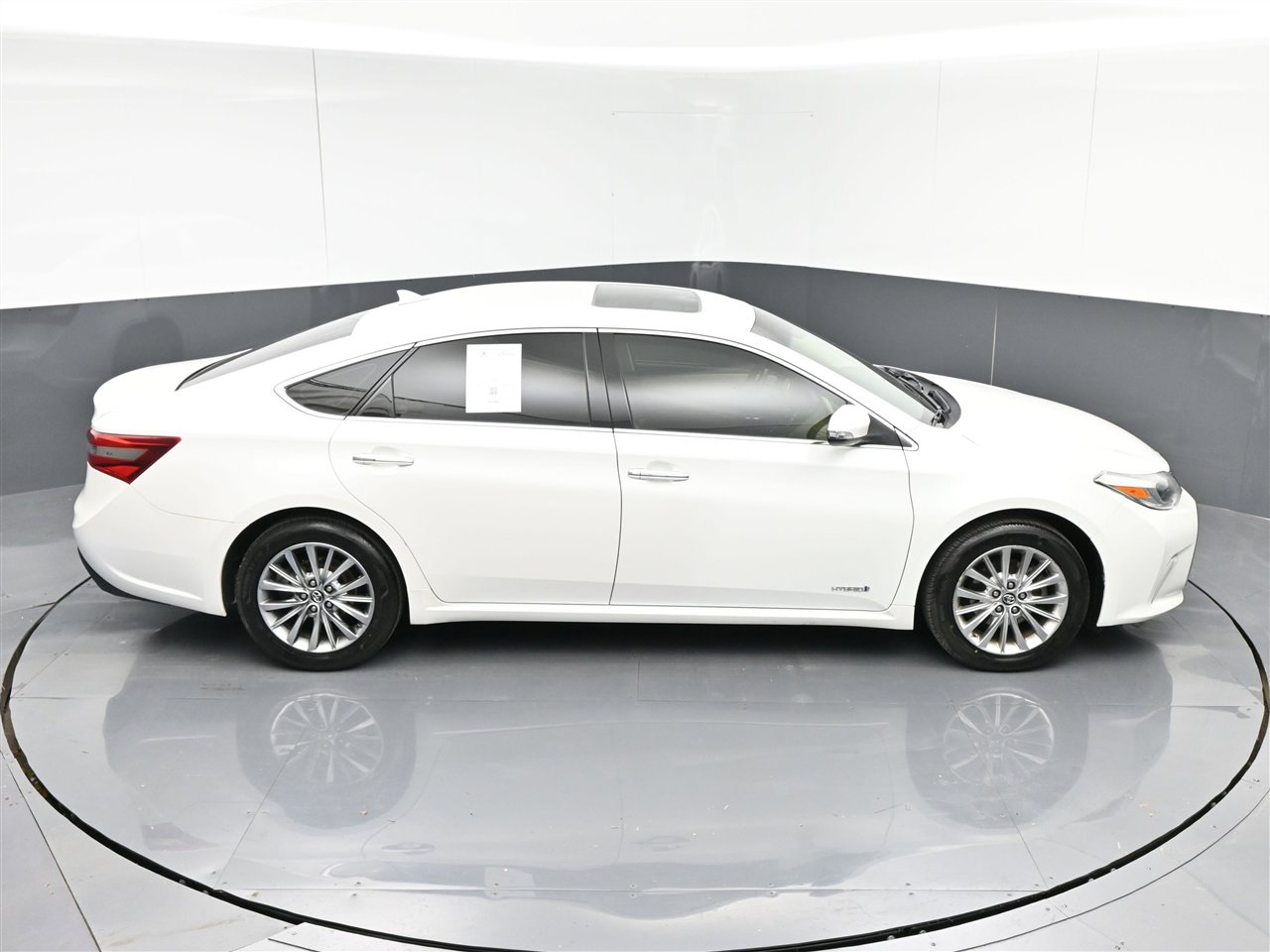 Used 2016 Toyota Avalon Limited image 24