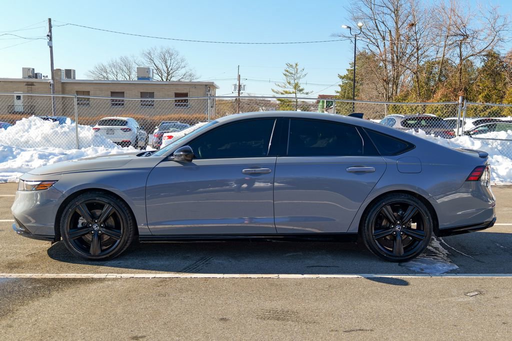 Used 2023 Honda Accord Sport image 4