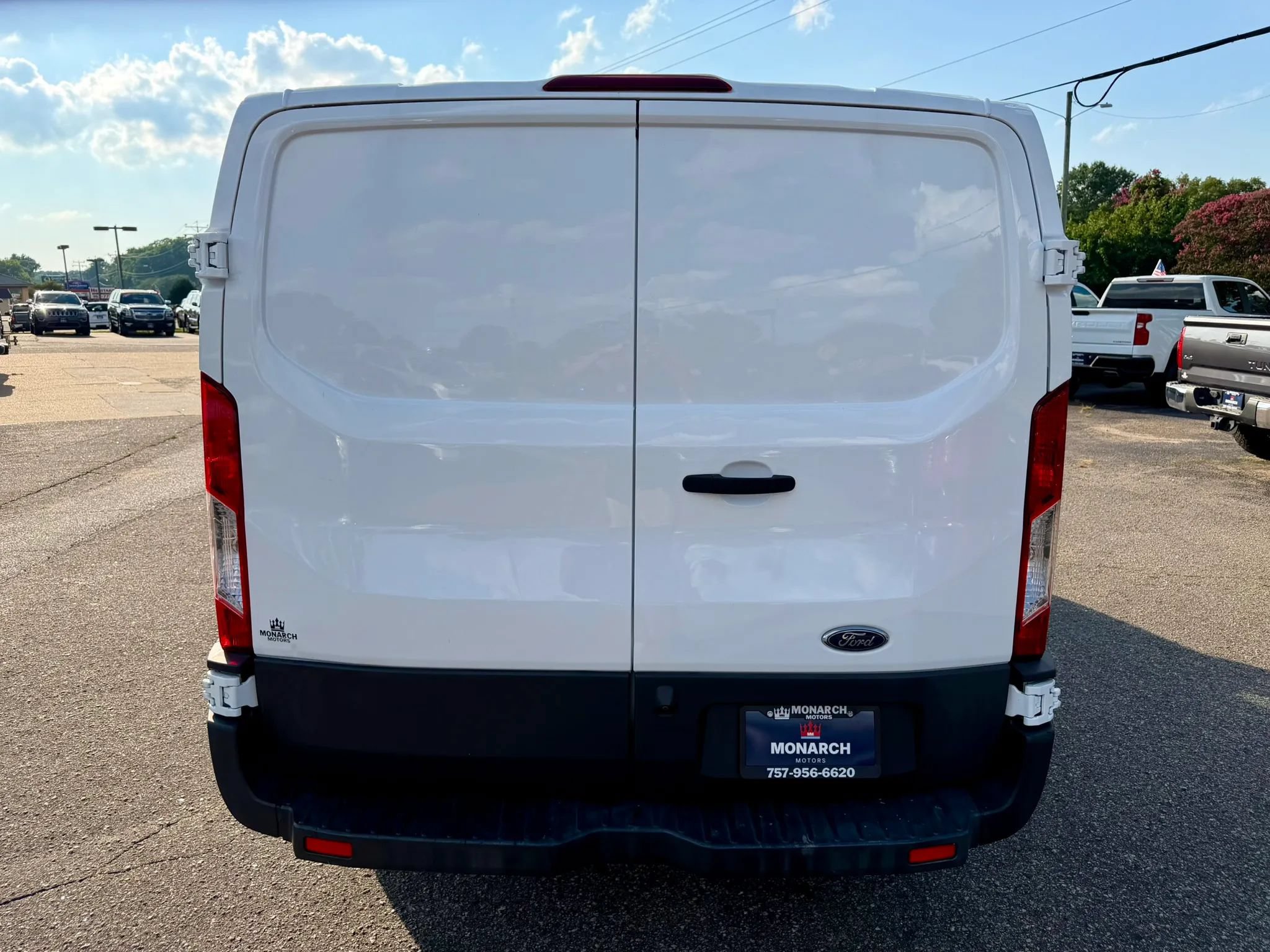 Used 2016 Ford Transit 150 130 Low Roof RWD image 4