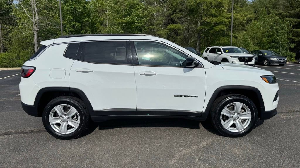 Used 2022 Jeep Compass Latitude w/ Convenience Group AWD/4WD image 5