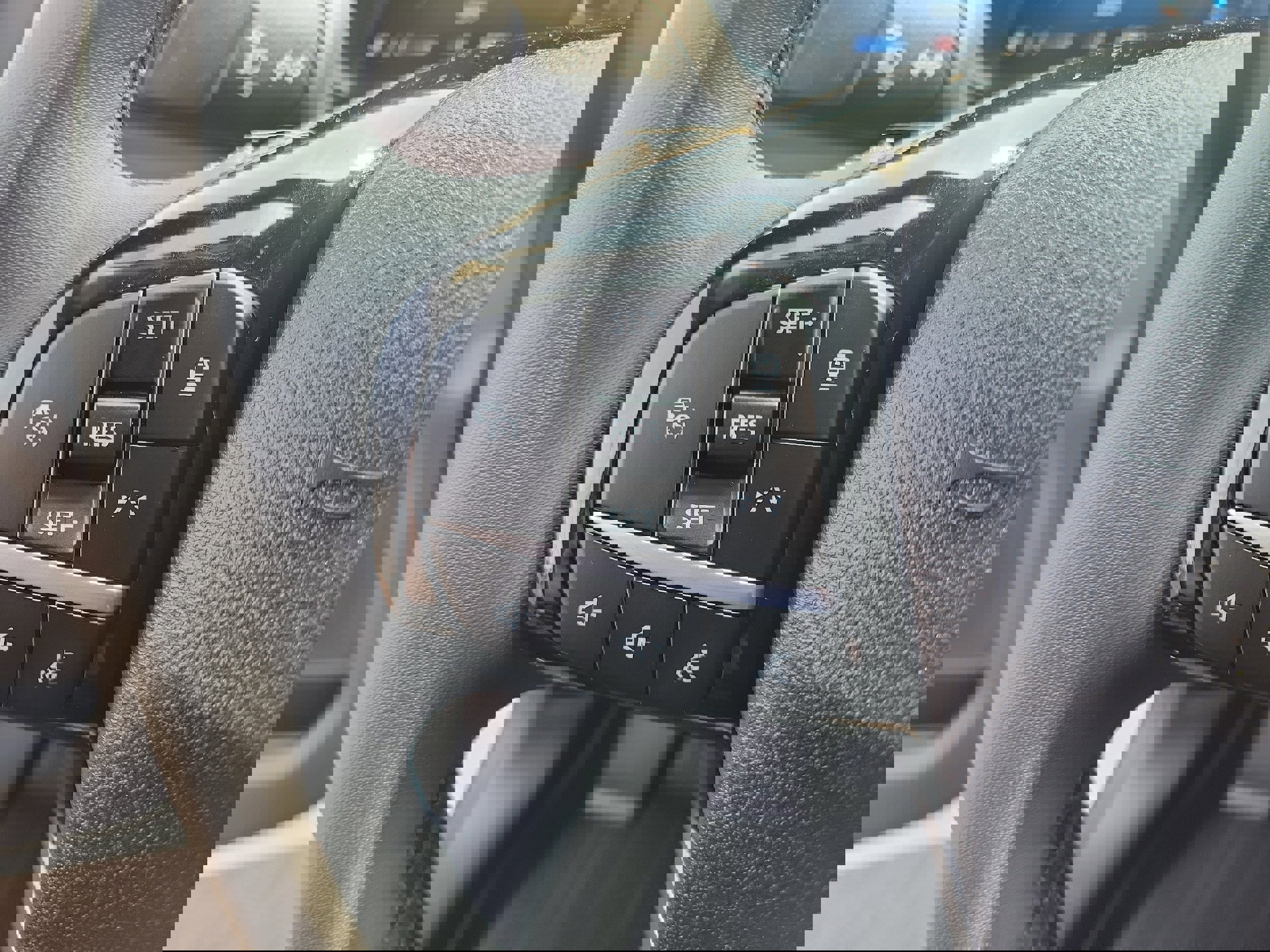 Used 2023 Ford Escape Platinum w/ Premium Technology Package image 25