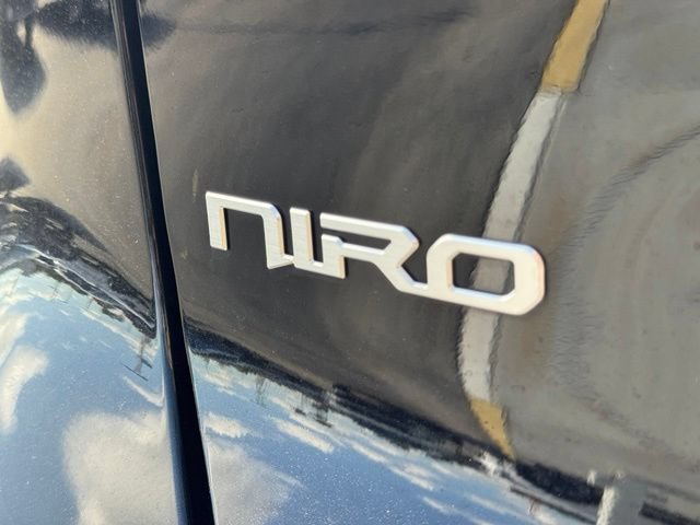 Used 2025 Kia Niro EX Touring FWD image 34