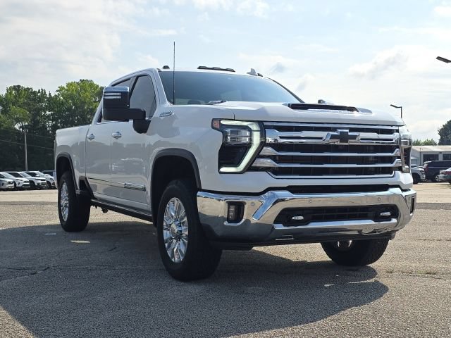 Used 2024 Chevrolet Silverado 3500 High Country w/ High Country Premium Package AWD/4WD image 7