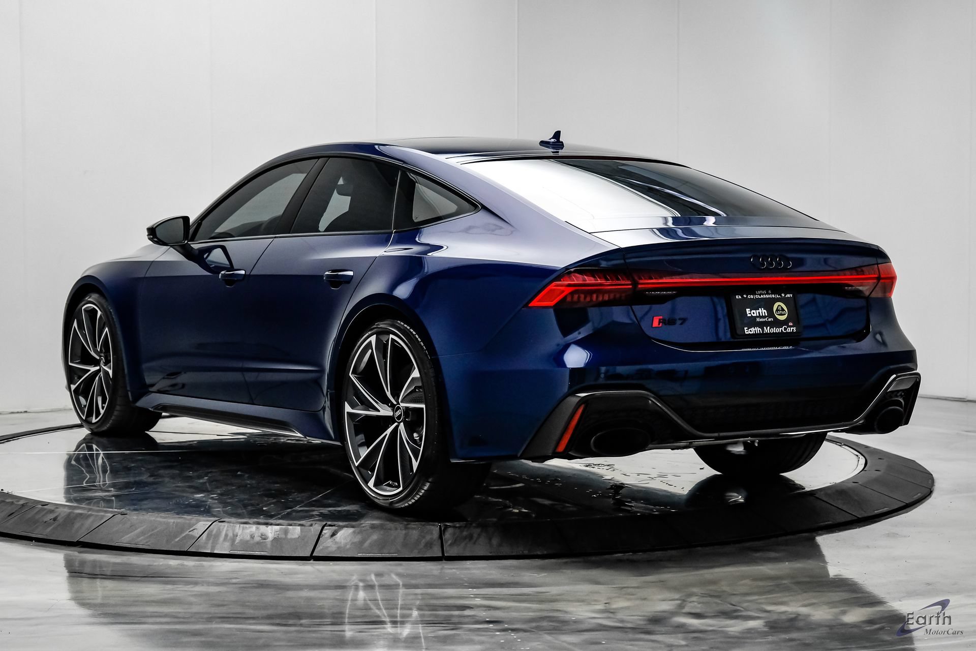 Used 2021 Audi RS 7 Sportback w/ Carbon Optic Package AWD/4WD image 11