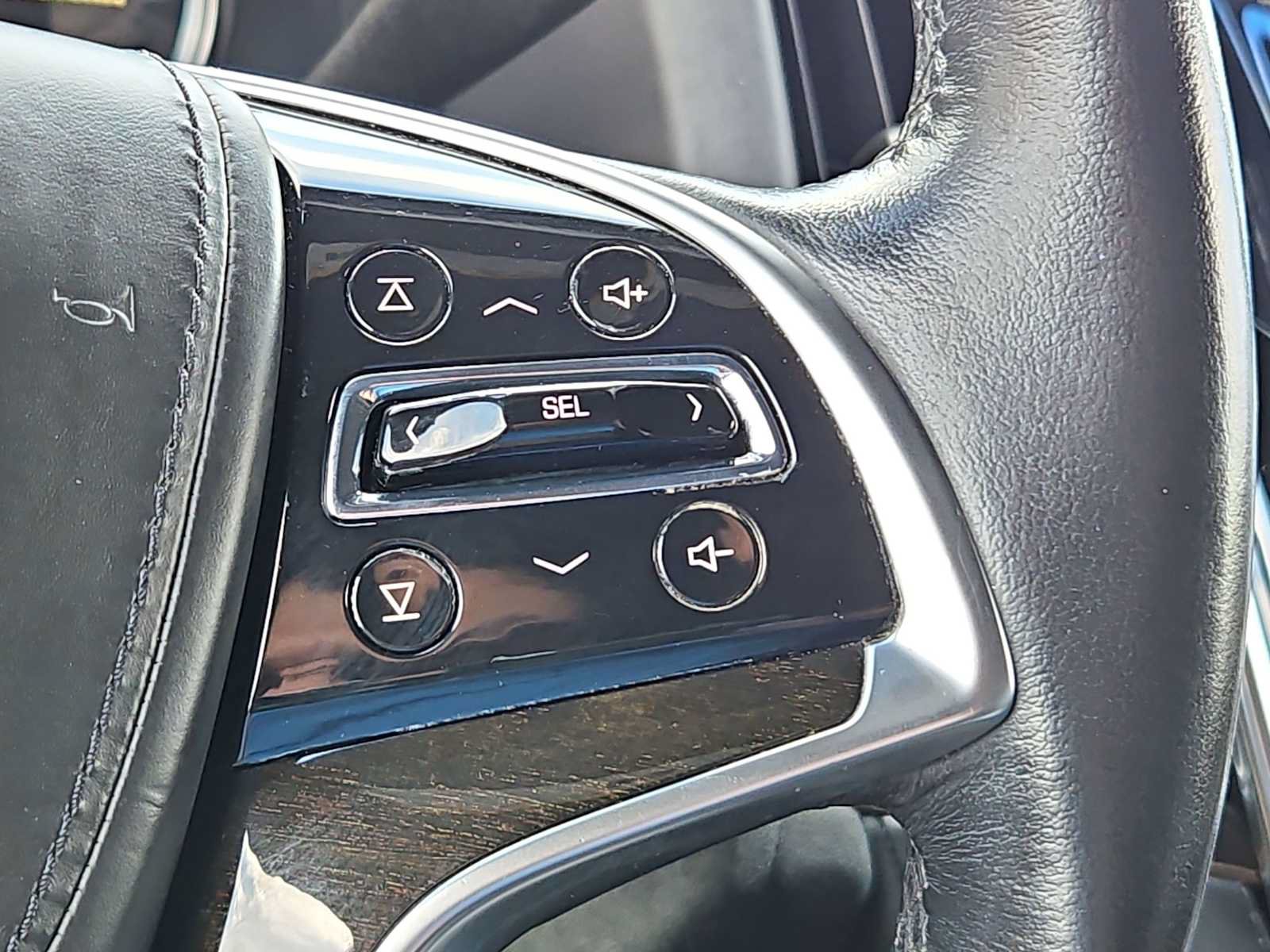 Used 2017 Cadillac Escalade Platinum AWD/4WD image 25