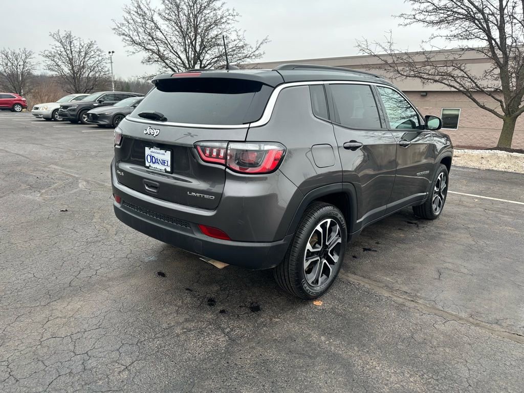 Used 2022 Jeep Compass Limited image 4