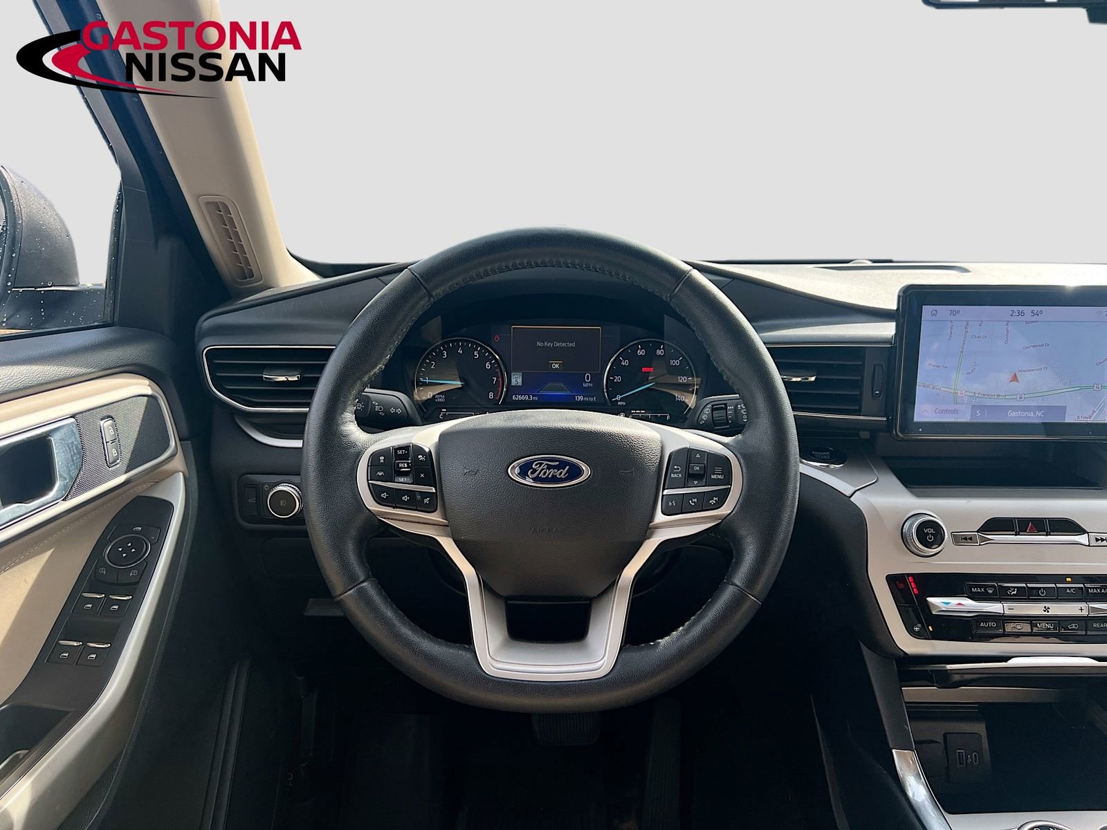 Used 2022 Ford Explorer XLT w/ Equipment Group 202A image 30