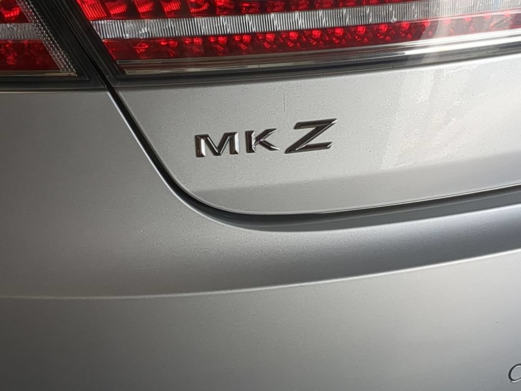 Used 2017 Lincoln MKZ Reserve FWD image 16