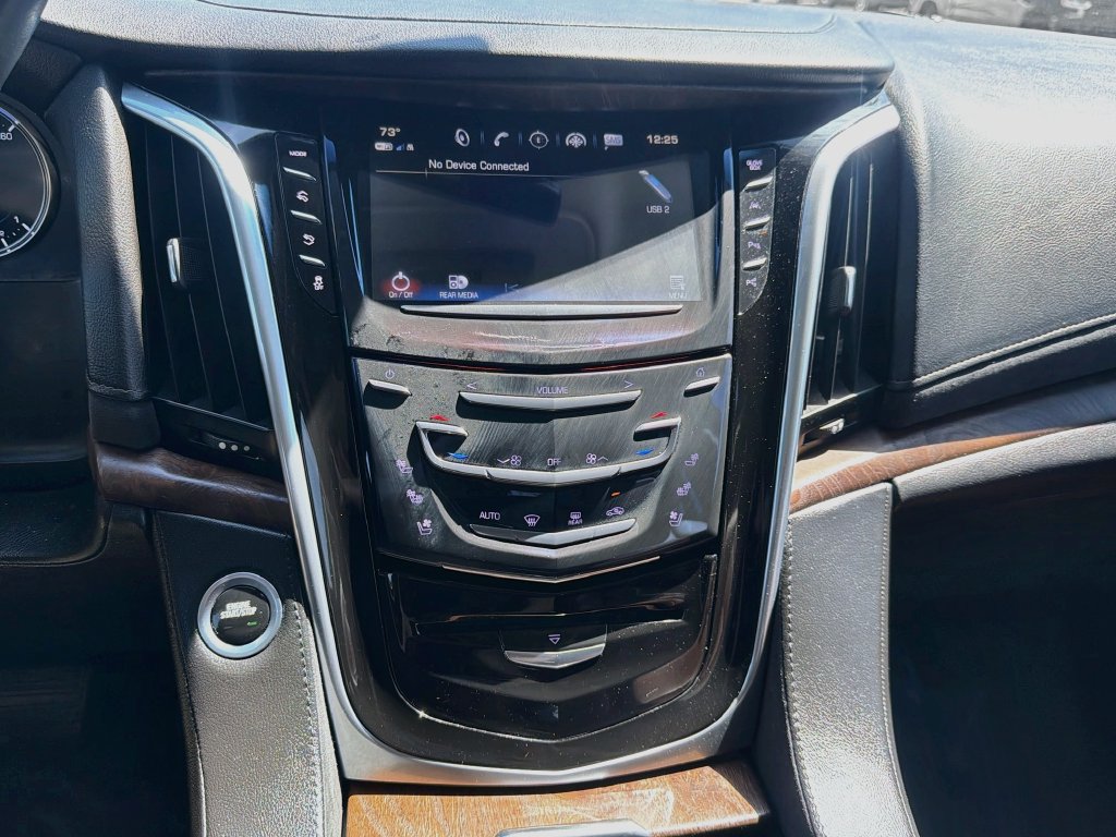 Used 2018 Cadillac Escalade ESV Luxury RWD image 30